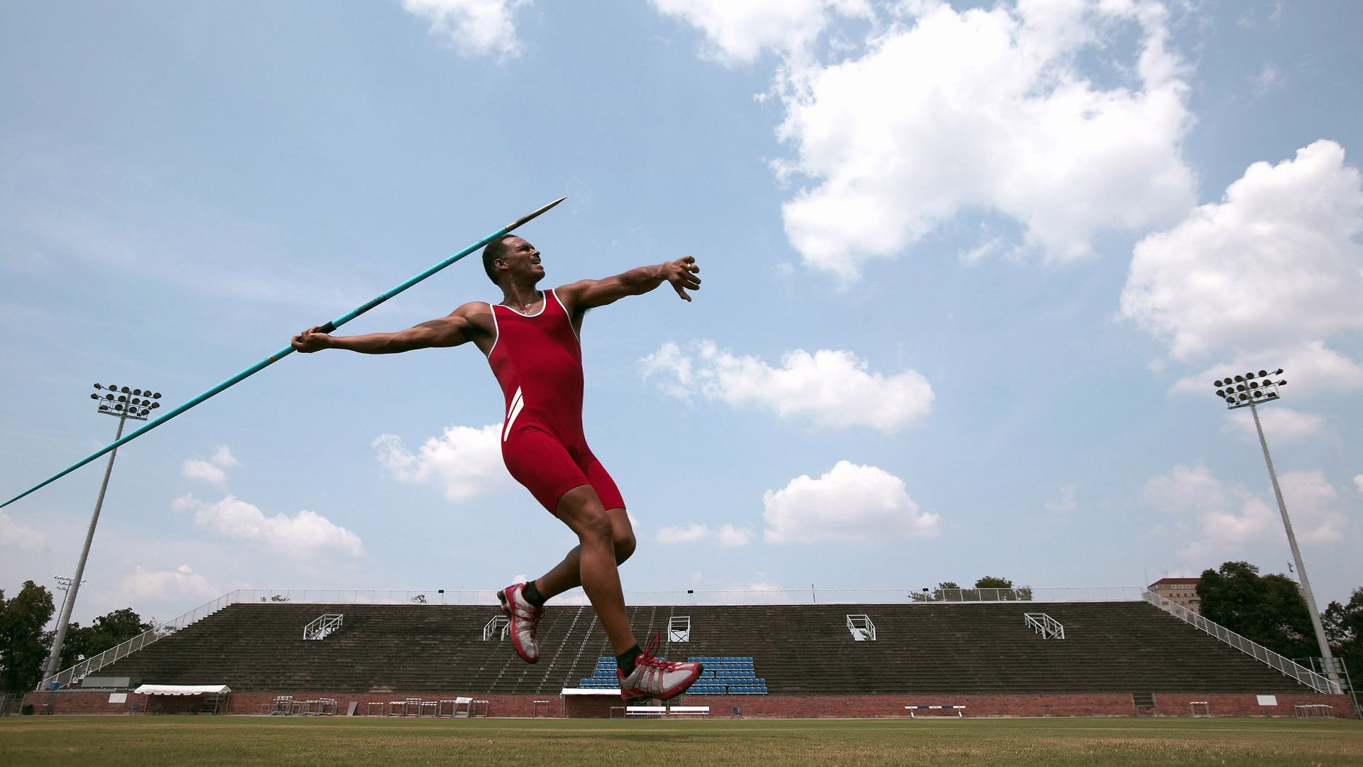 世界杯黄牌停赛规则影响 多名核心缺阵淘汰赛成转折